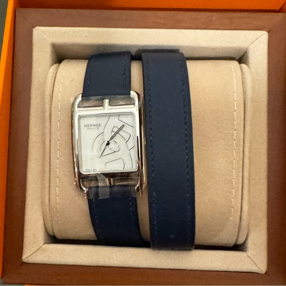 Offers accepted - NWT - NEVER WORN- AUTHENTIC HERMES Cape Cod watch, Large model